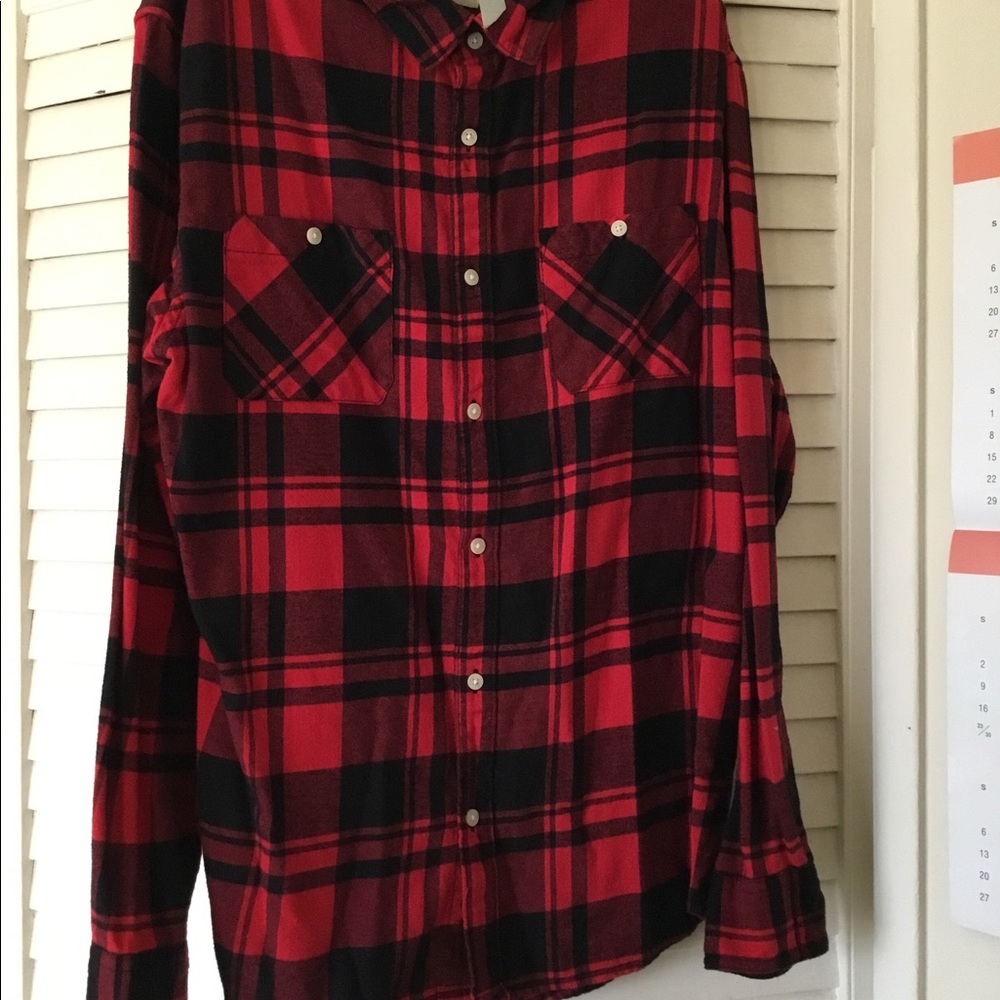Cozy Red/Black Urban Pipeline Plaid Shirt Gently Used Mens or Unisex